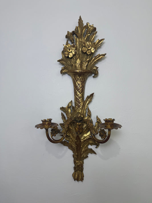 Early 19th Century Gilded Hand-carved Wall Sconce