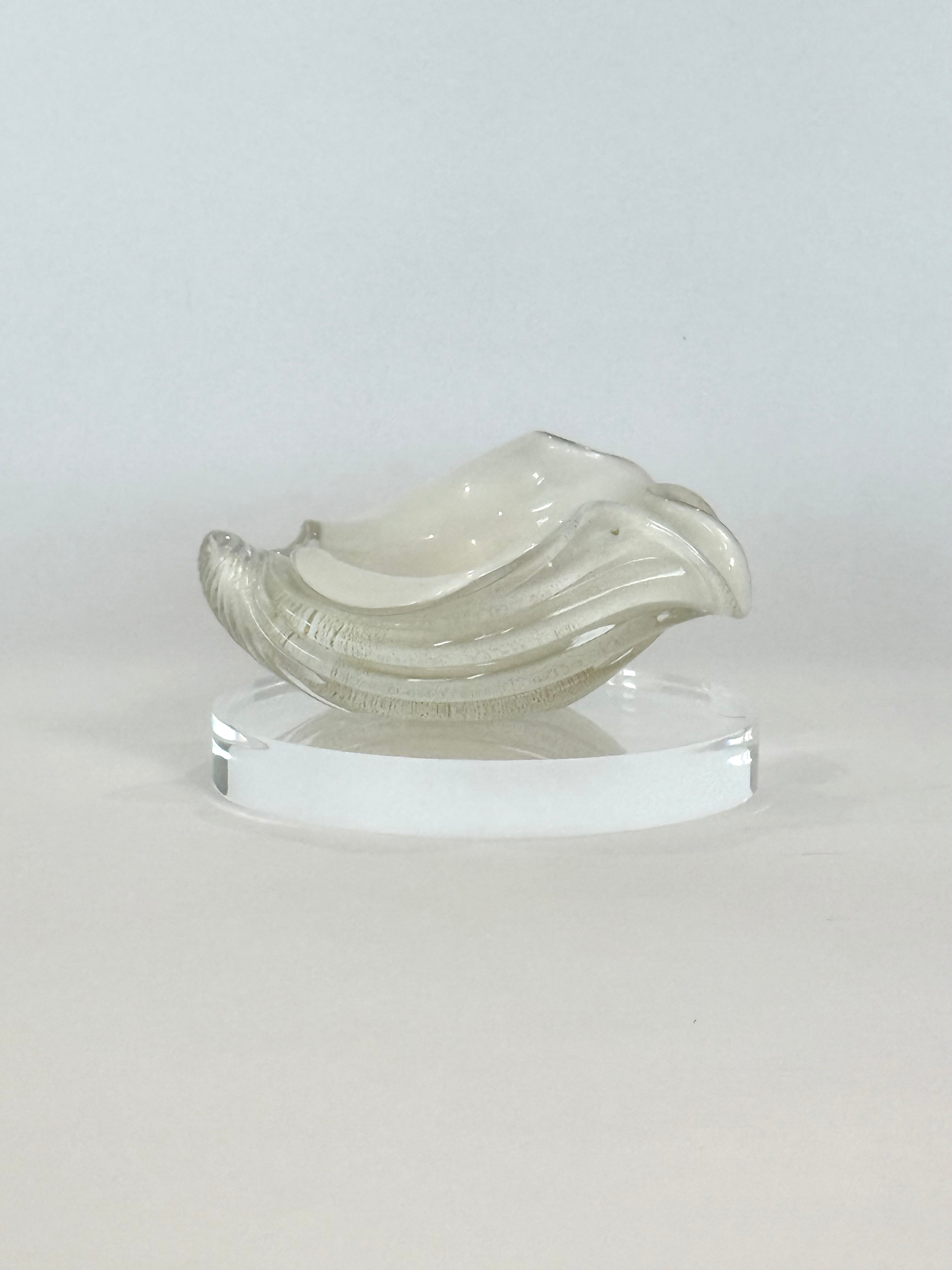 Vintage Murano Glass Conch Shell Bold with Gold Inclusions – La Famille ...