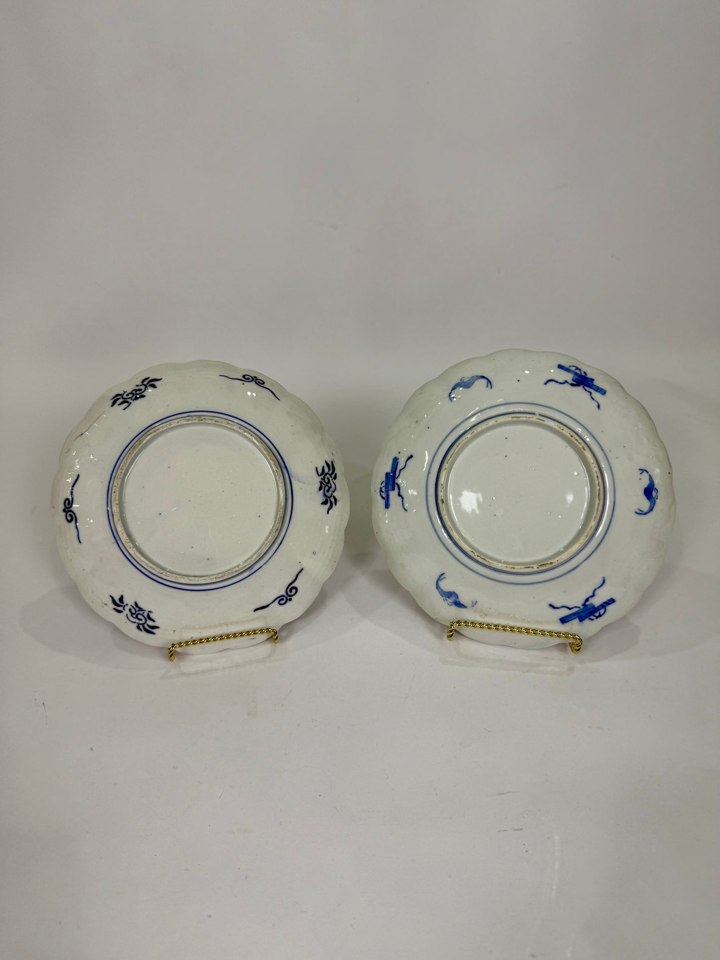 Imari Porcelain Plates with Scalloped Edges