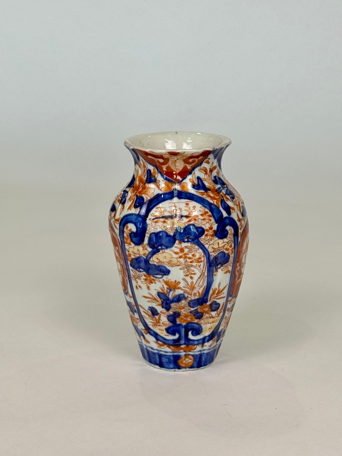19th Century Japanese Imari Vase with Scalloped Rim