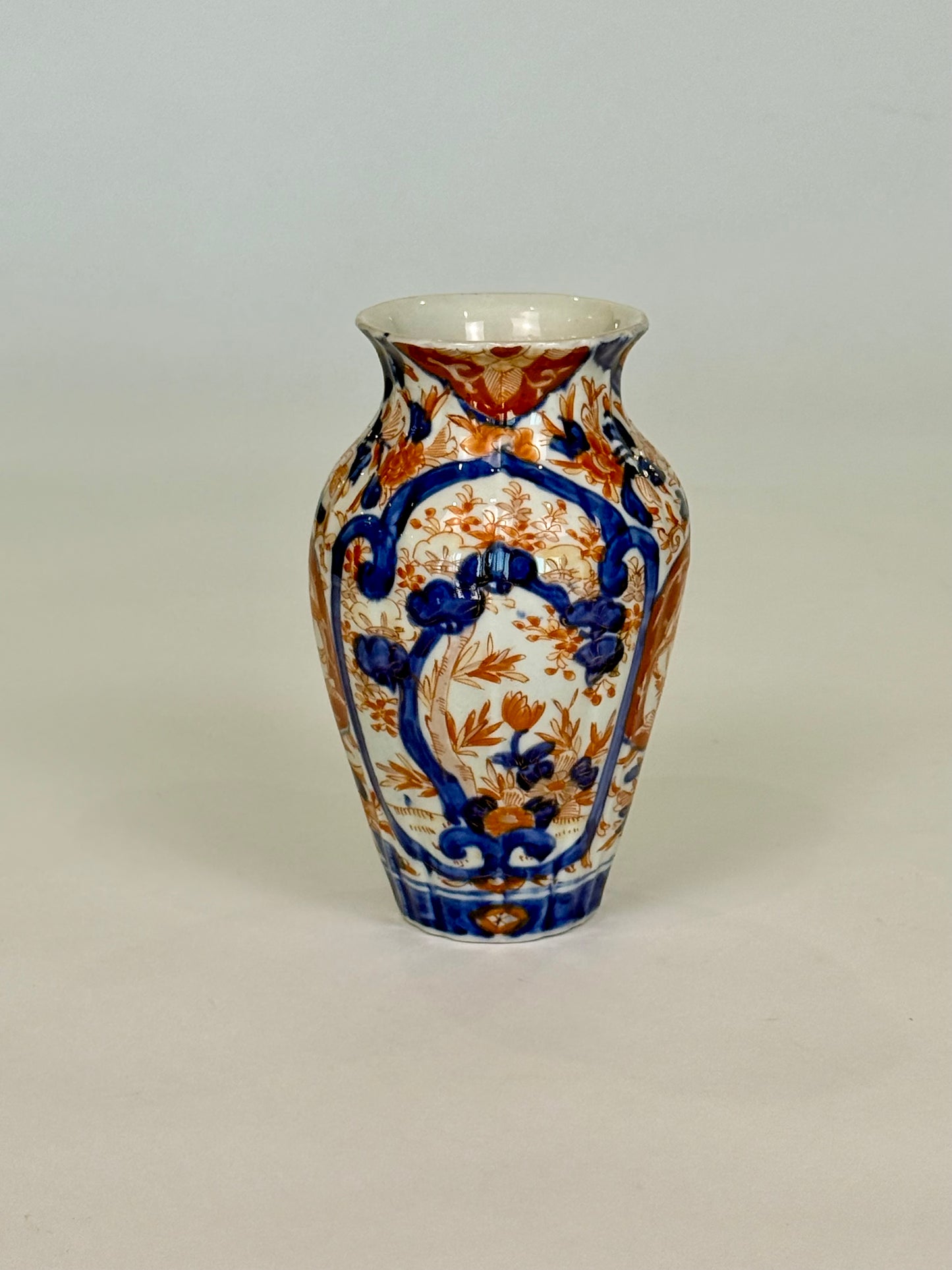 19th Century Japanese Imari Vase with Scalloped Rim