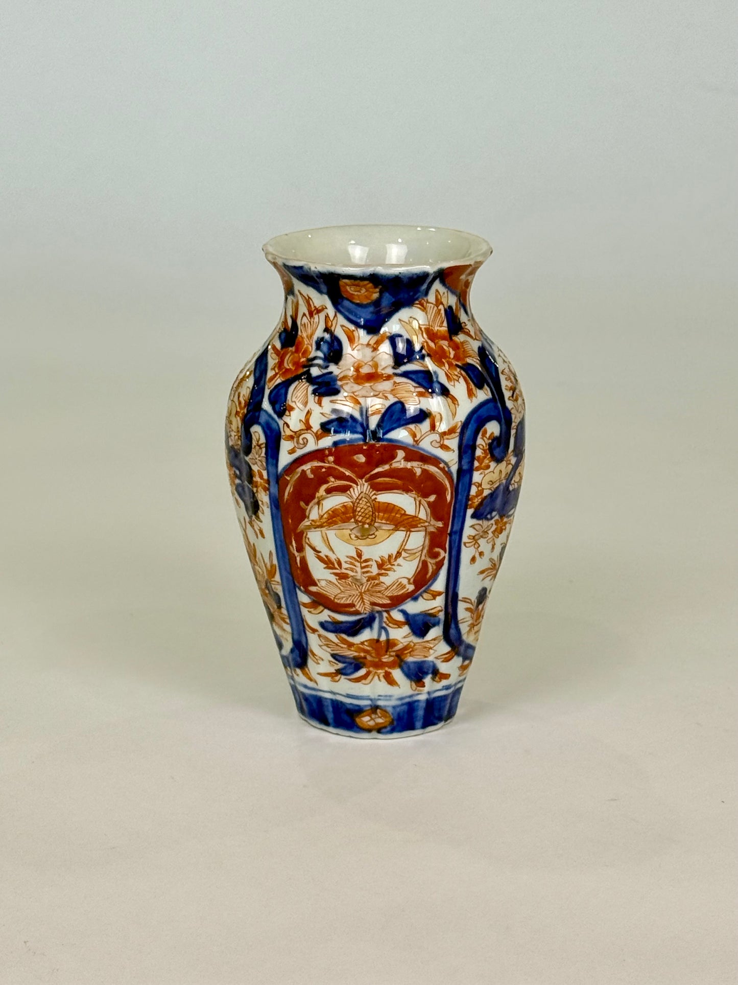 19th Century Japanese Imari Vase with Scalloped Rim